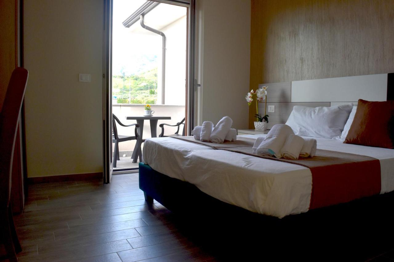B & B Vilenia ซานนิโกลาอาร์เชลลา ภายนอก รูปภาพ